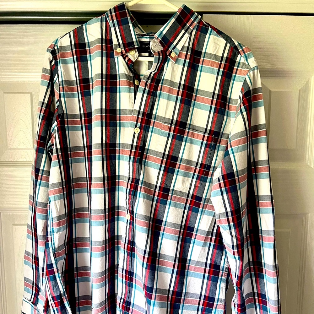 Banana Republic men’s button down shirt - size medium
